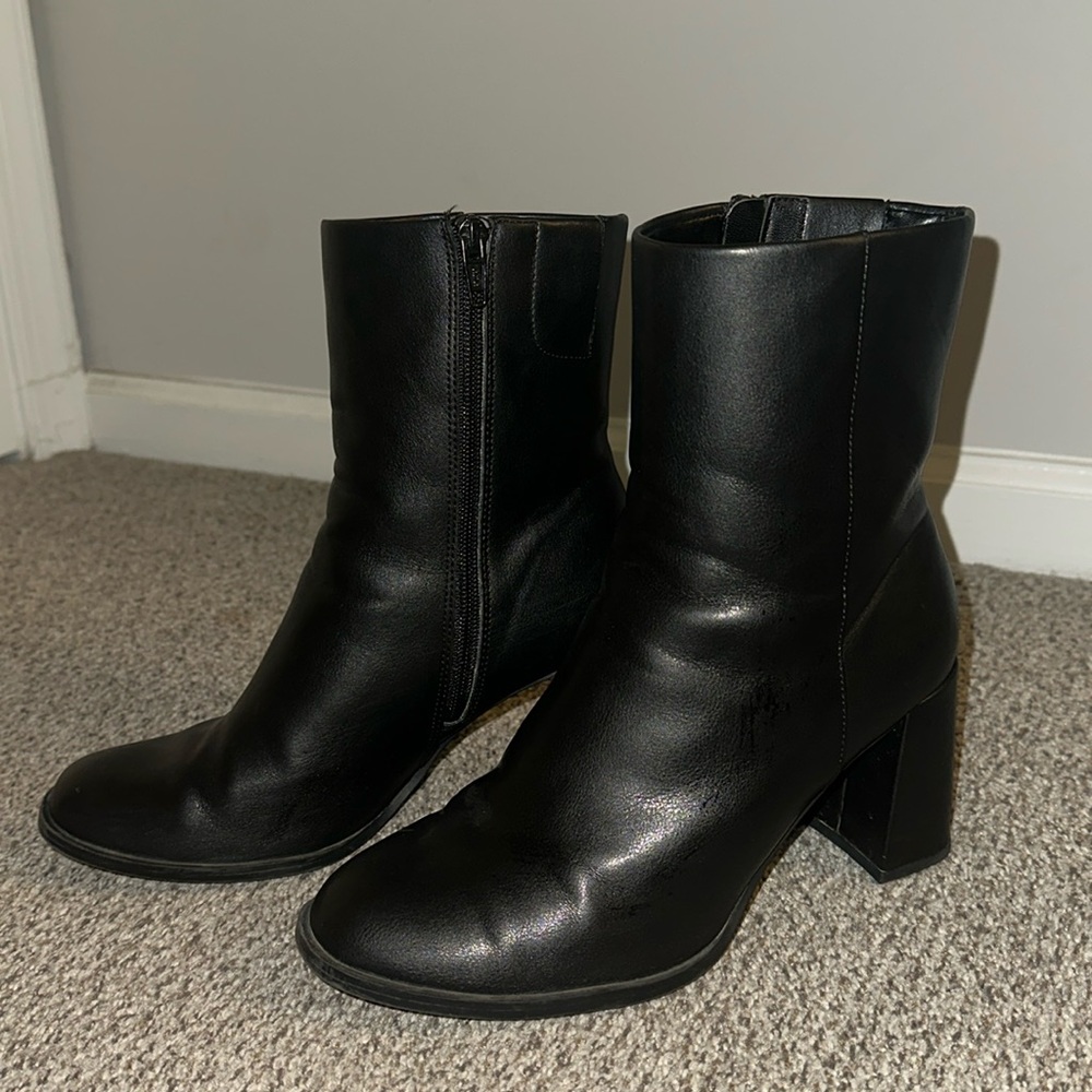 A New Day black mid-calf booties size 8.5 rounded toe, 3-inch heel.